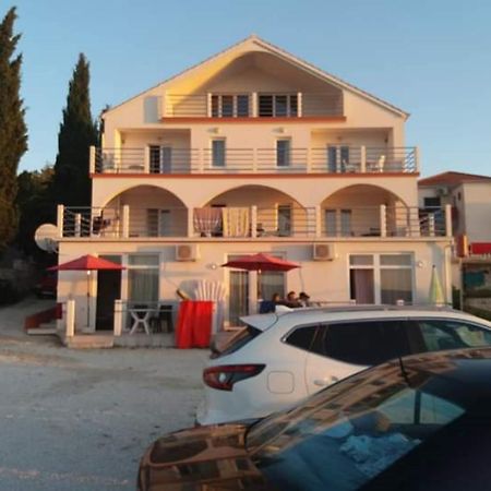 Vila Matej Ražanj Exteriör bild